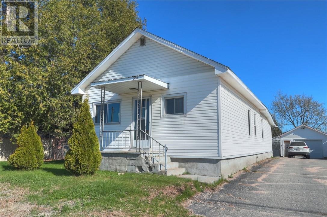 302 James Street, Espanola, Ontario  P5E 1G8 - Photo 2 - 2122203