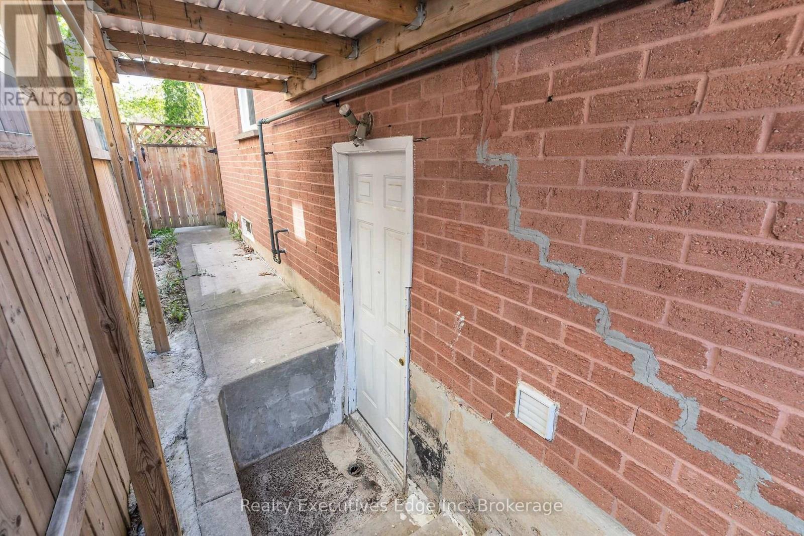 111 Ecclestone Drive, Brampton, Ontario  L6X 3P4 - Photo 25 - W12142075