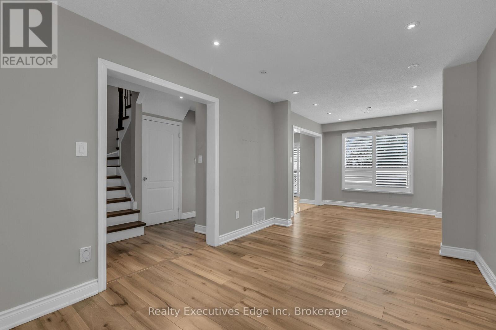111 Ecclestone Drive, Brampton, Ontario  L6X 3P4 - Photo 9 - W12142075