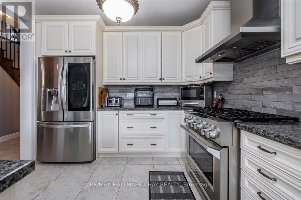 1171 Quarry Drive, Innisfil, Ontario  L9S 4W8 - Photo 10 - N12143524