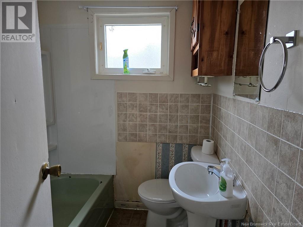 3370 Main, Belledune, New Brunswick  E8G 2N6 - Photo 10 - NB118313