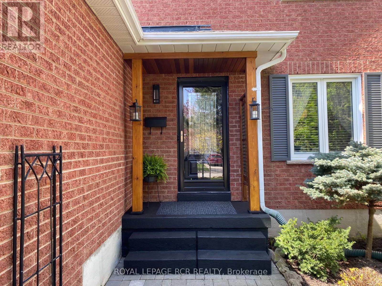 Property at 128 ELAINE DRIVE image 4