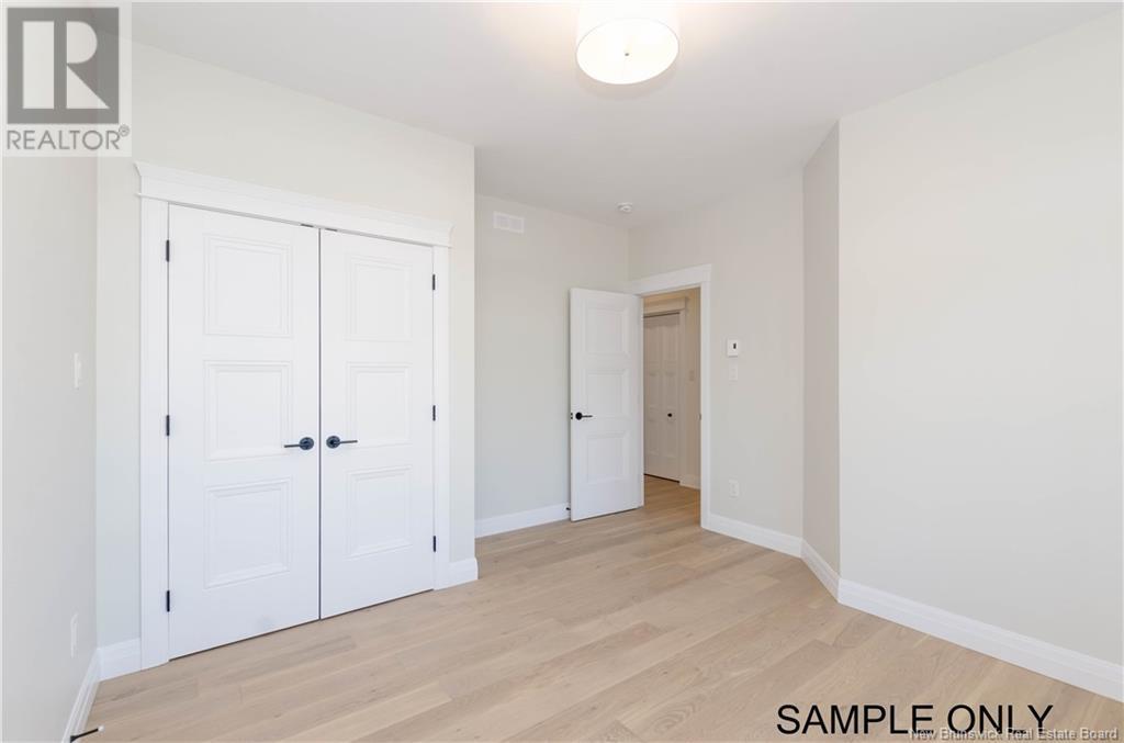 Property at 543 Royal Oaks Boulevard image 4