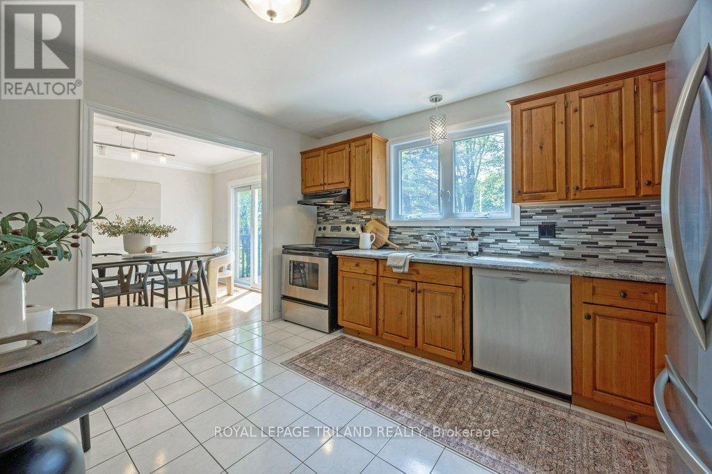 50 Brentwood Crescent, London North (North J), Ontario  N6G 1X2 - Photo 12 - X12143572