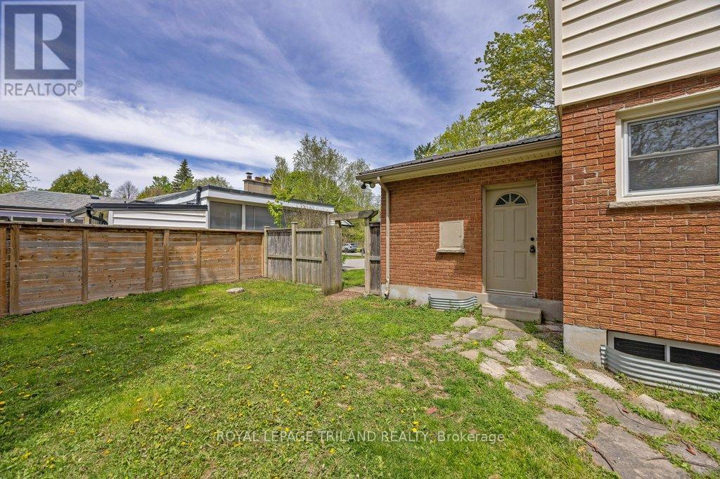 50 Brentwood Crescent, London North (North J), Ontario  N6G 1X2 - Photo 35 - X12143572