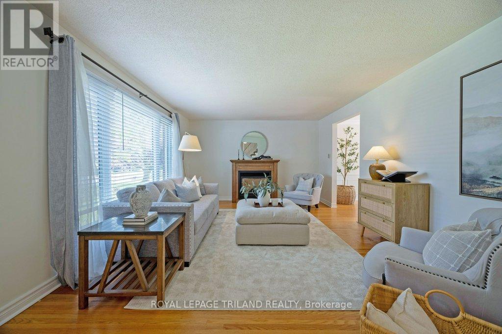 50 Brentwood Crescent, London North (North J), Ontario  N6G 1X2 - Photo 4 - X12143572