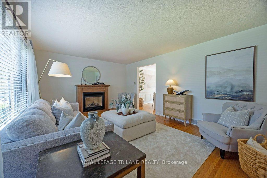 50 Brentwood Crescent, London North (North J), Ontario  N6G 1X2 - Photo 5 - X12143572