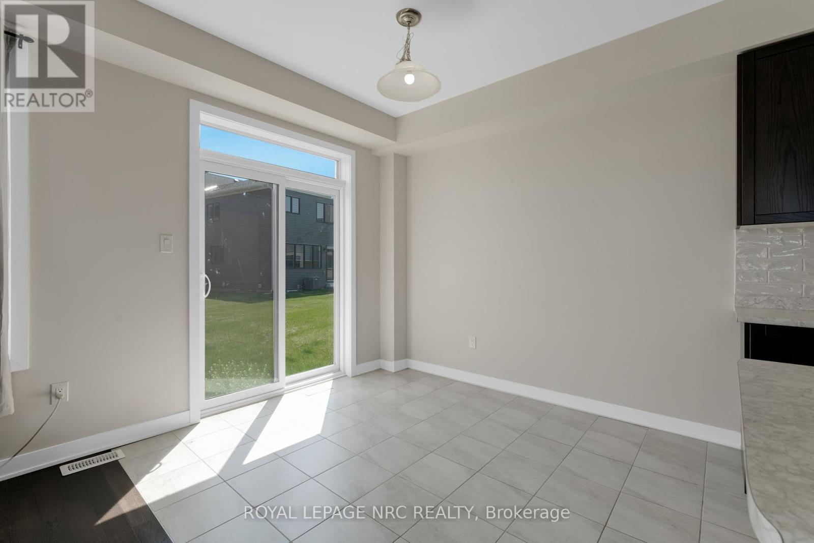 191 Aviron Crescent, Welland, Ontario  L3B 5K2 - Photo 21 - X12143559