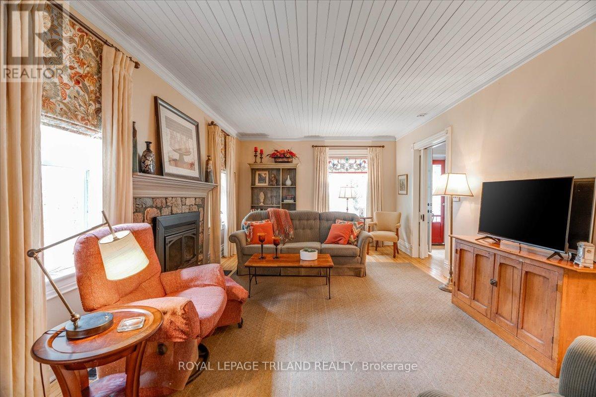 Photo 11 of 45 for 9907 Littlewood Drive