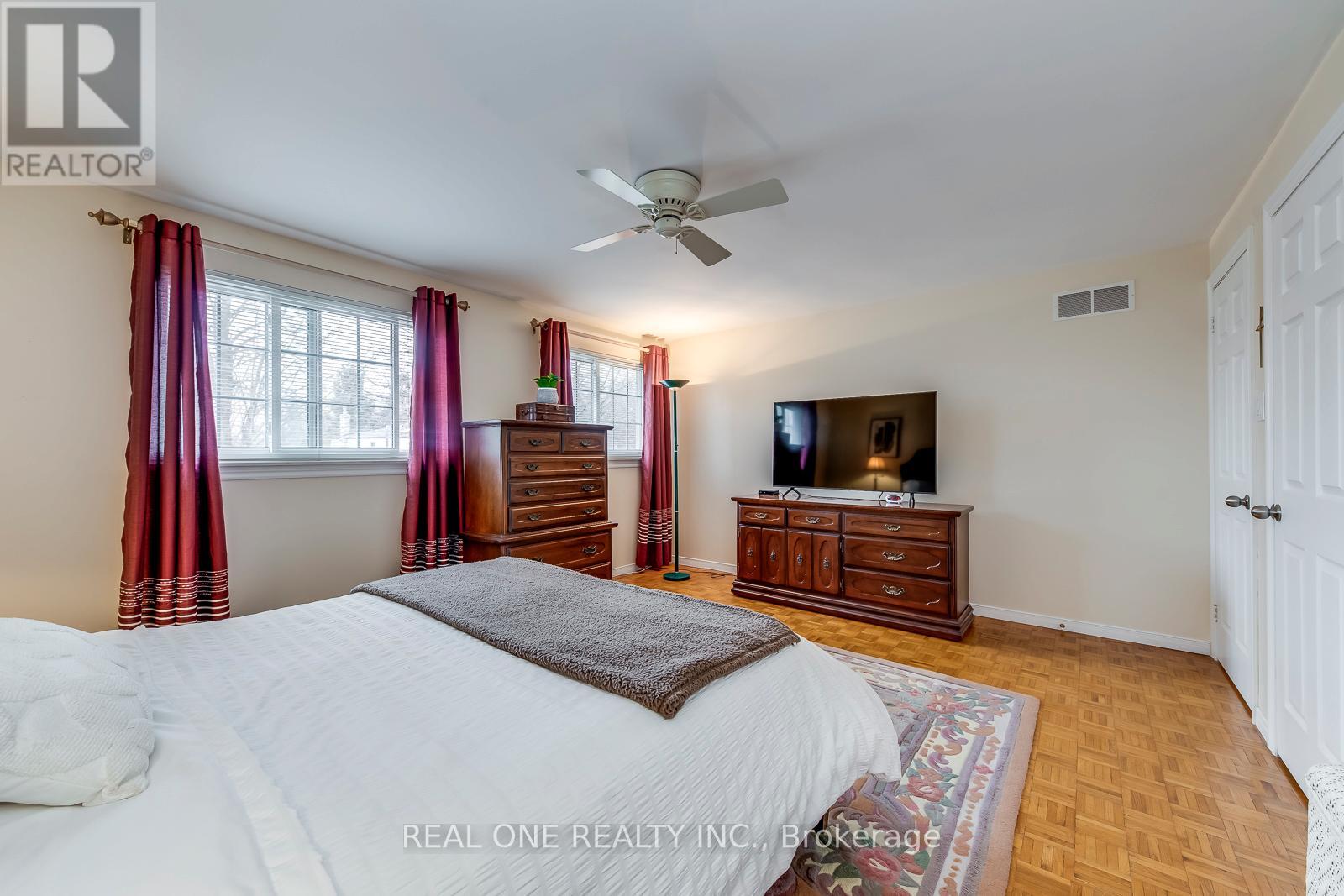 201 Arichat Road, Oakville, Ontario  L6J 5N5 - Photo 26 - W12112976