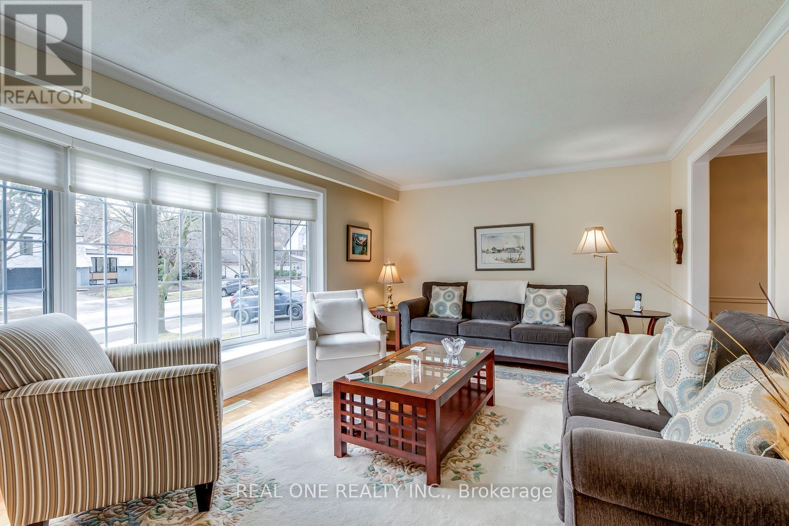 201 Arichat Road, Oakville, Ontario  L6J 5N5 - Photo 6 - W12112976