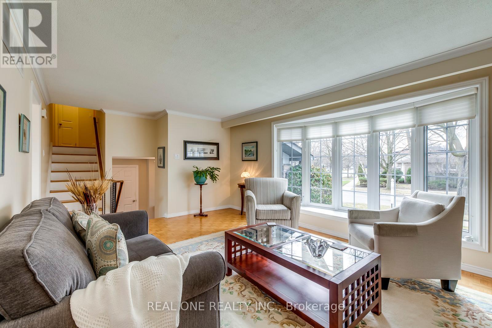 201 Arichat Road, Oakville, Ontario  L6J 5N5 - Photo 7 - W12112976