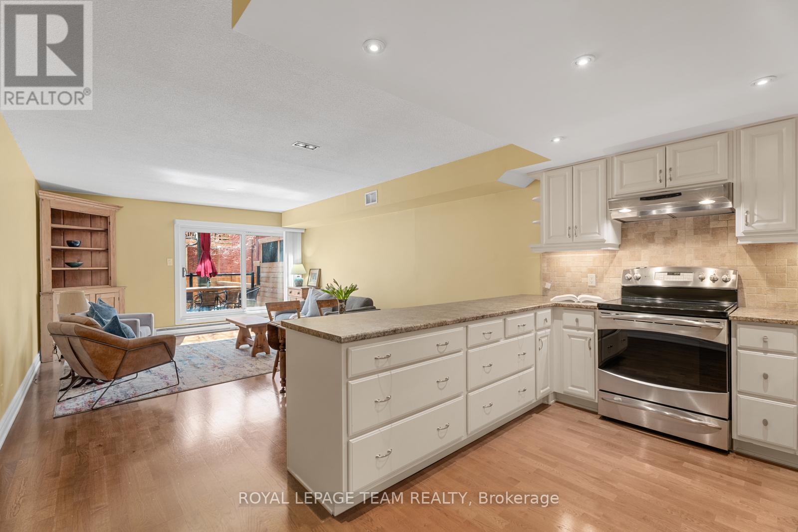 Property at 2 - 74 SOMERSET STREET W image 2