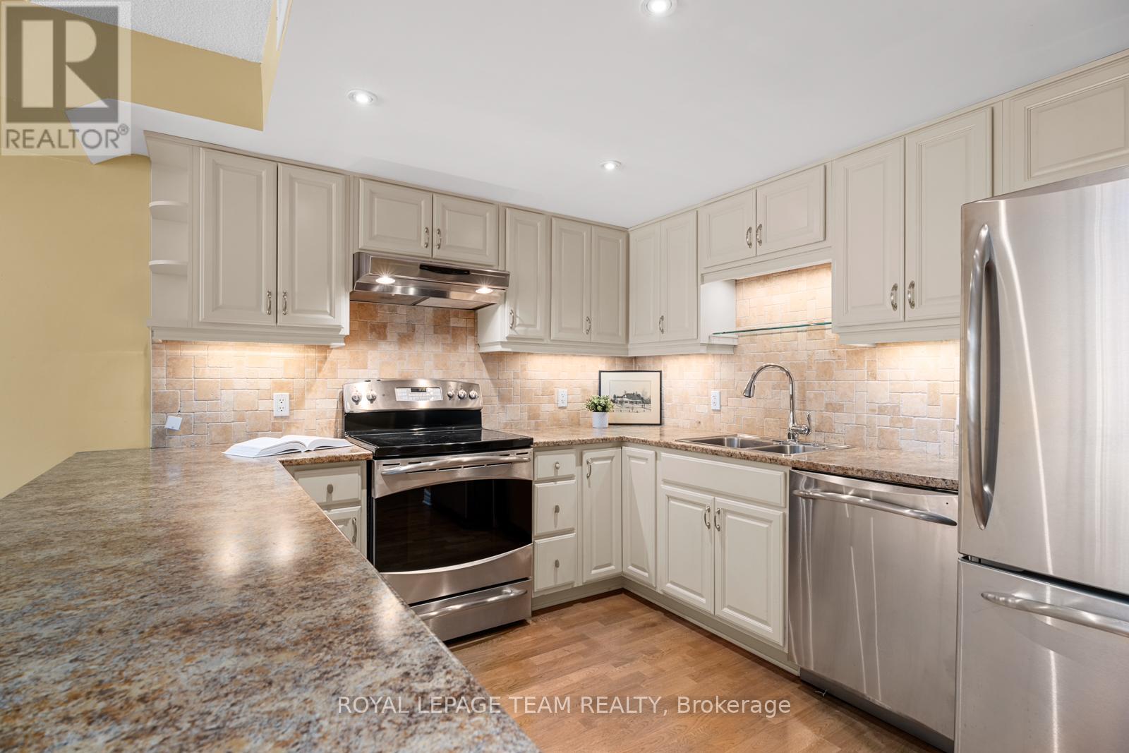 Property at 2 - 74 SOMERSET STREET W image 3