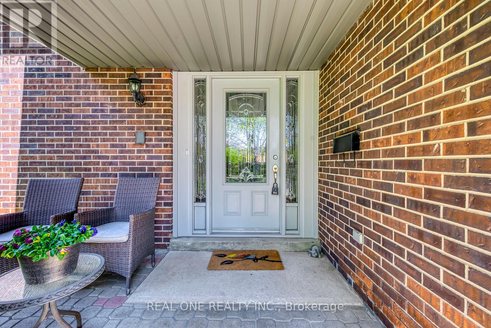 201 Arichat Road, Oakville, Ontario  L6J 5N5 - Photo 4 - W12112976