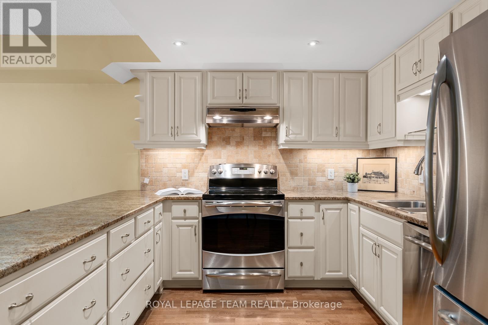 Property at 2 - 74 SOMERSET STREET W image 5