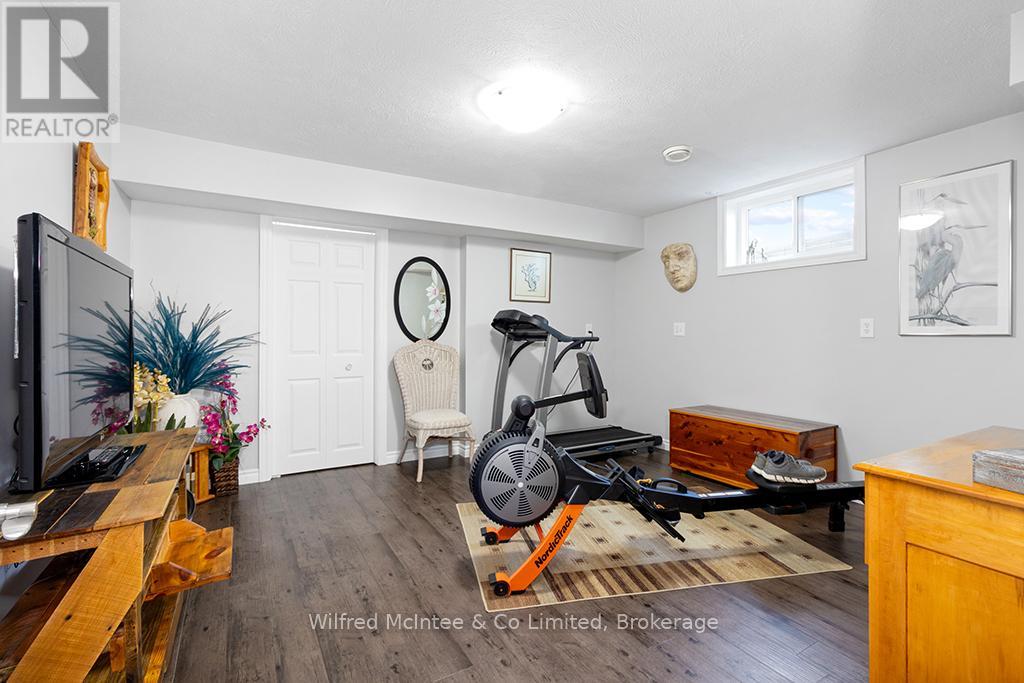 24 Shore Drive, South Bruce Peninsula, Ontario  N0H 1A0 - Photo 31 - X12143563