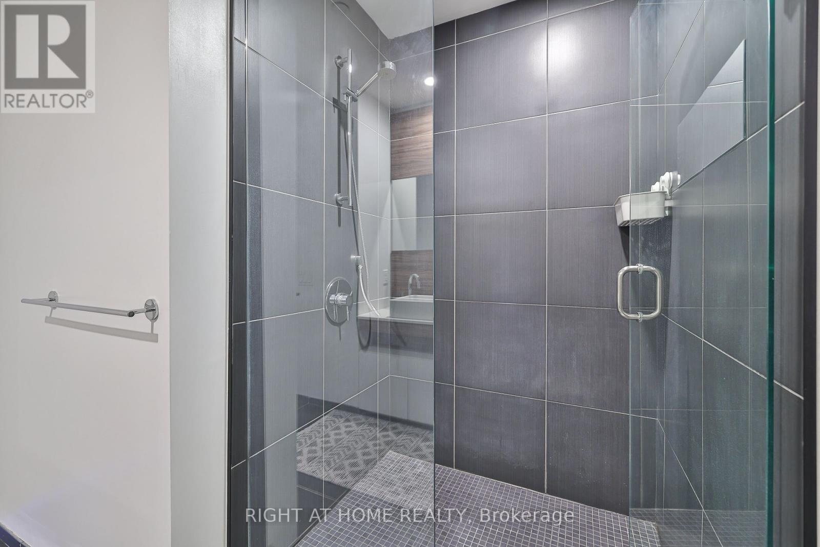 904 - 75 St Nicholas Street, Toronto, Ontario  M4Y 0A5 - Photo 17 - C12143557