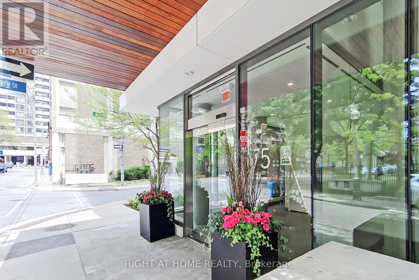904 - 75 St Nicholas Street, Toronto, Ontario  M4Y 0A5 - Photo 20 - C12143557