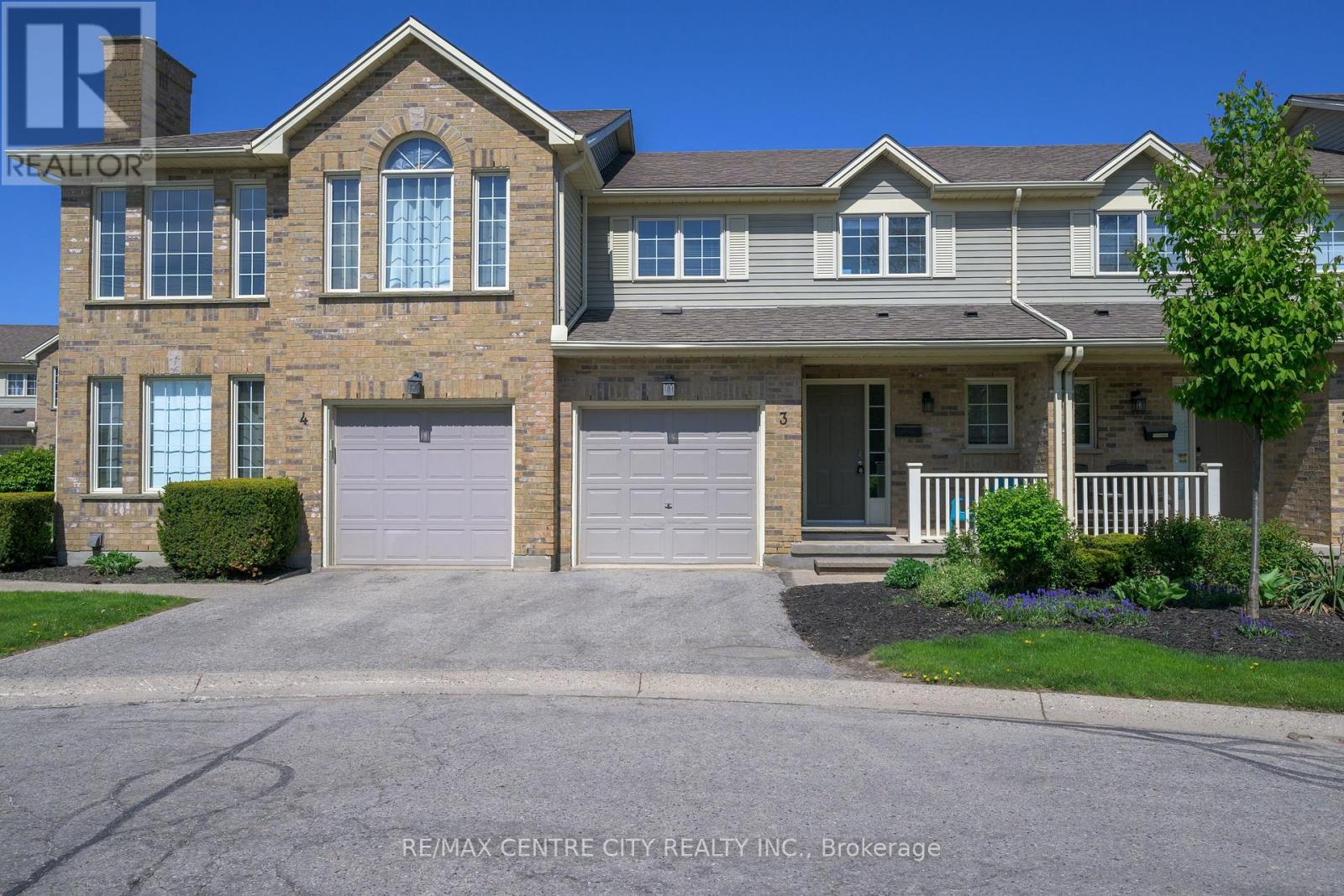 Property at 3 - 1015 FARNHAM ROAD image 1