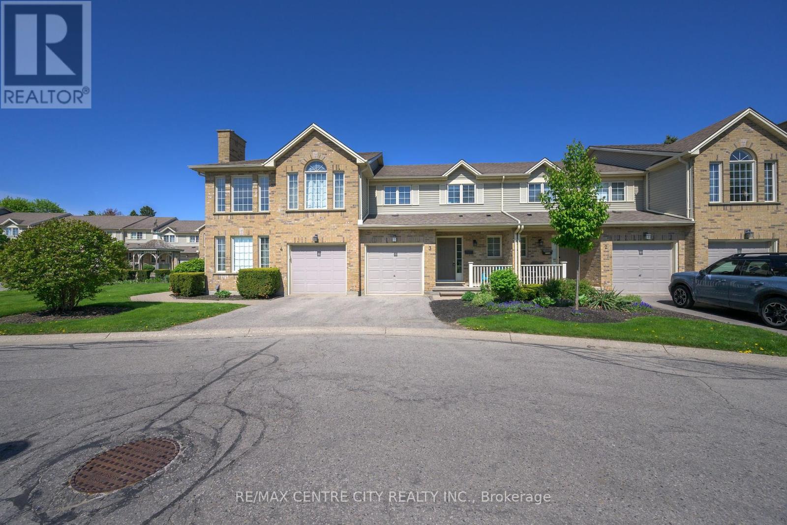 Property at 3 - 1015 FARNHAM ROAD image 2