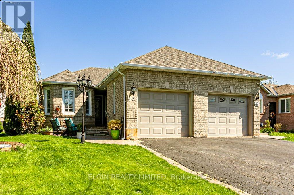 48 Jackson Court W, Welland, Ontario  L3C 7G2 - Photo 2 - X12143609
