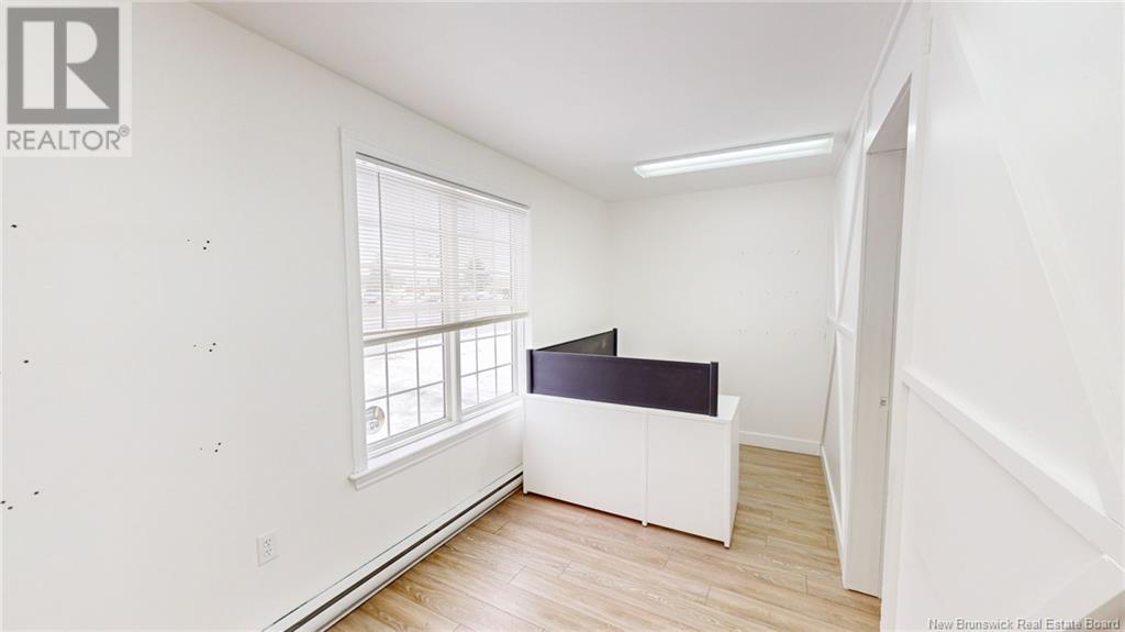 Property at 595 ROTHESAY Avenue image 3