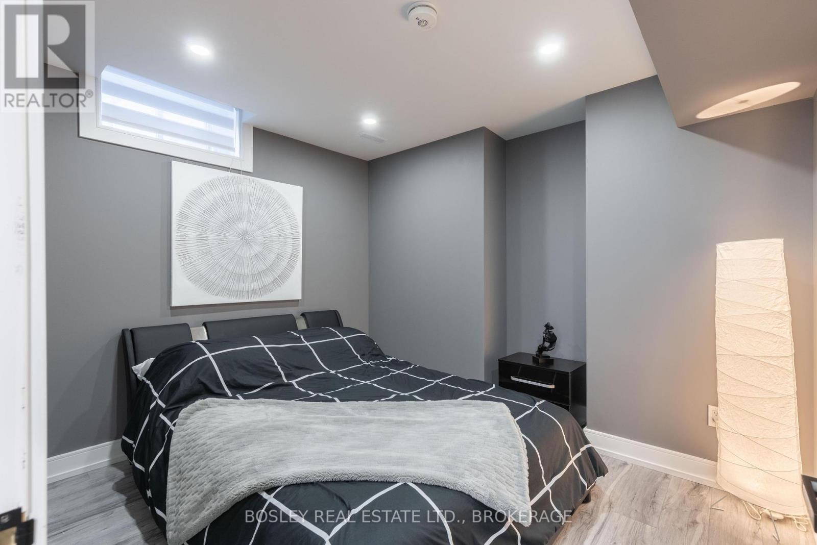 251 Shoreview Drive, Welland (Hwy 406/welland), Ontario  L3B 0H3 - Photo 43 - X12143600