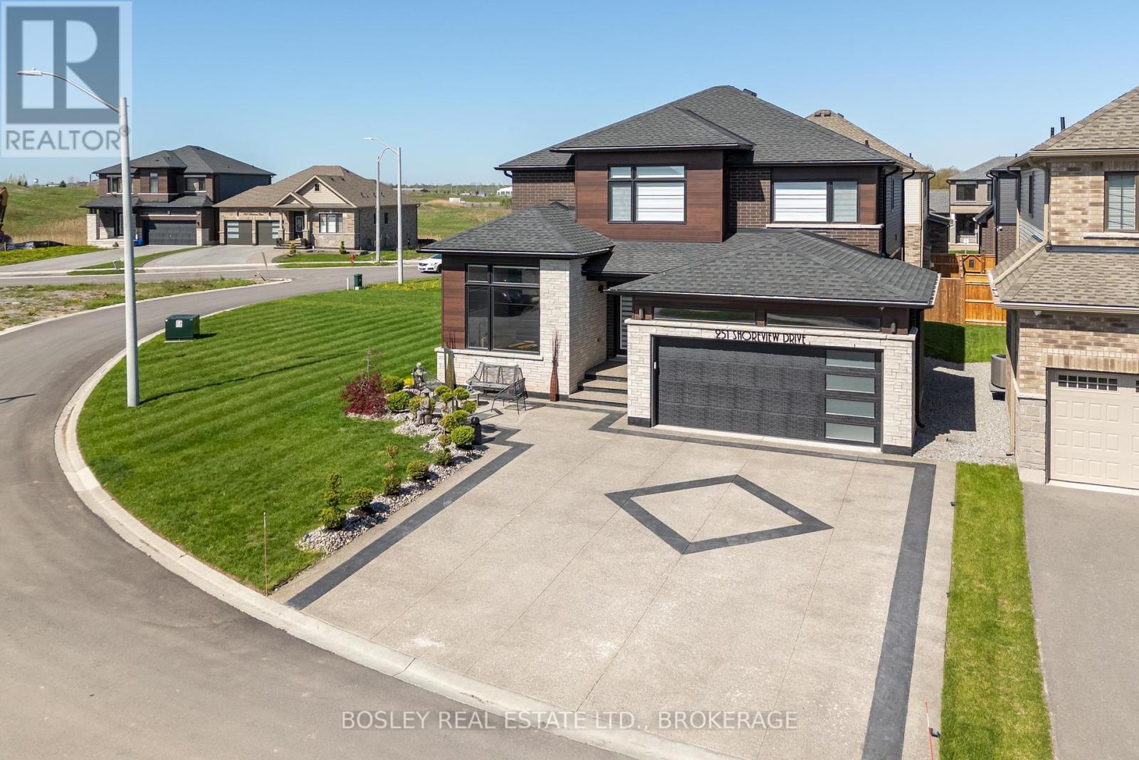 251 Shoreview Drive, Welland (Hwy 406/welland), Ontario  L3B 0H3 - Photo 7 - X12143600