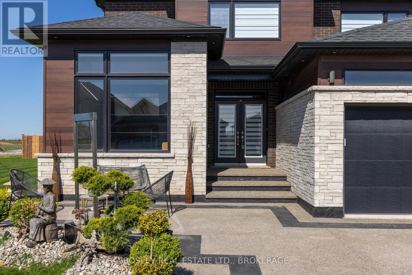 251 Shoreview Drive, Welland (Hwy 406/welland), Ontario  L3B 0H3 - Photo 8 - X12143600