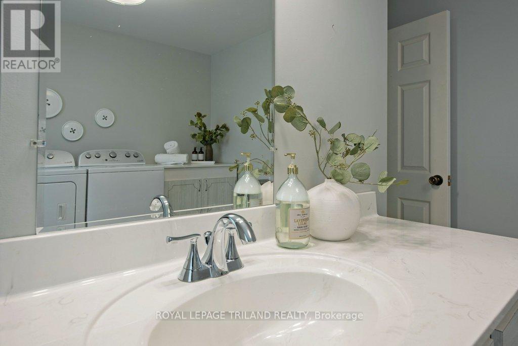 51 Westbury Avenue, London South (South O), Ontario  N6J 3G2 - Photo 19 - X12111897