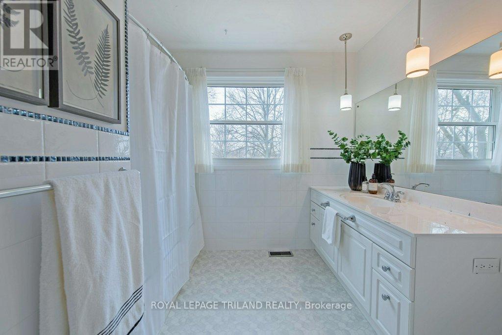 51 Westbury Avenue, London South (South O), Ontario  N6J 3G2 - Photo 26 - X12111897
