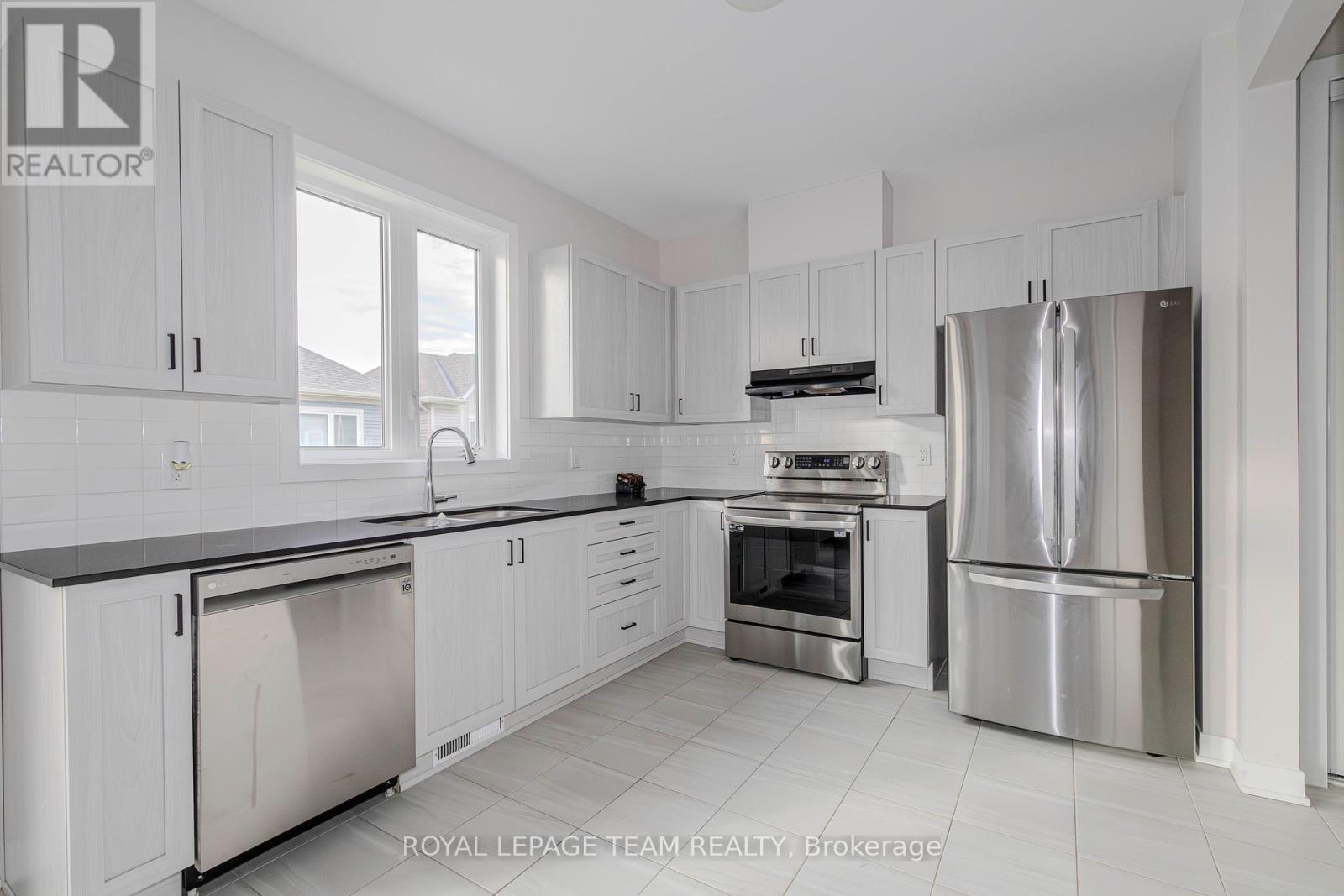 276 Appalachian Circle Circle, Ottawa, Ontario  K2J 6X2 - Photo 15 - X12143640