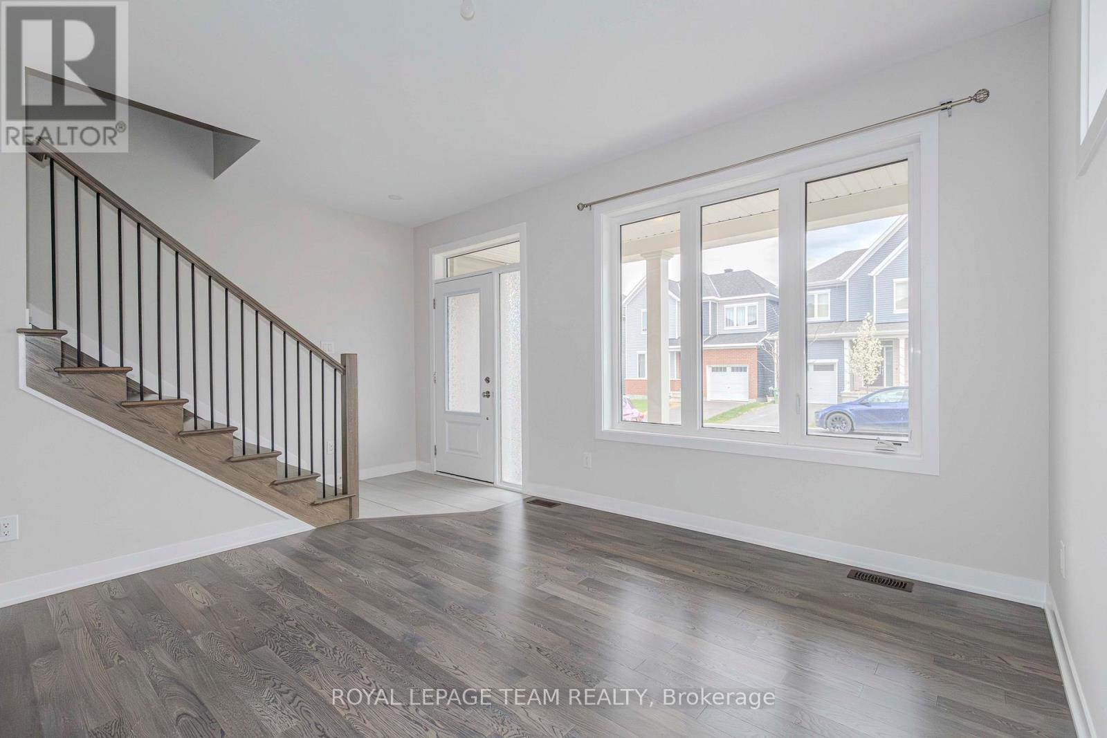276 Appalachian Circle Circle, Ottawa, Ontario  K2J 6X2 - Photo 4 - X12143640