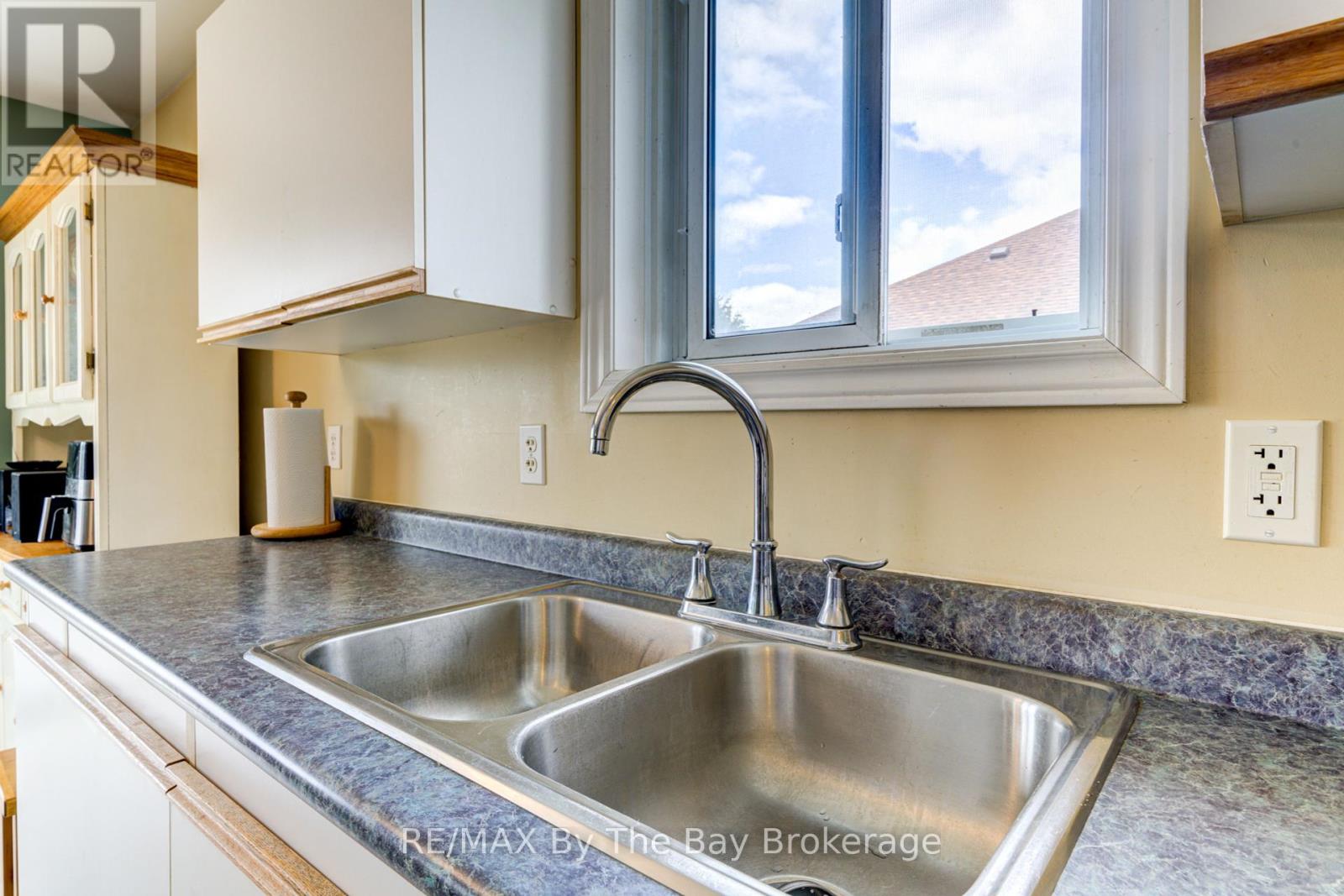 36a Meadowlark Boulevard, Wasaga Beach, Ontario  L9Z 3B2 - Photo 13 - S12143632
