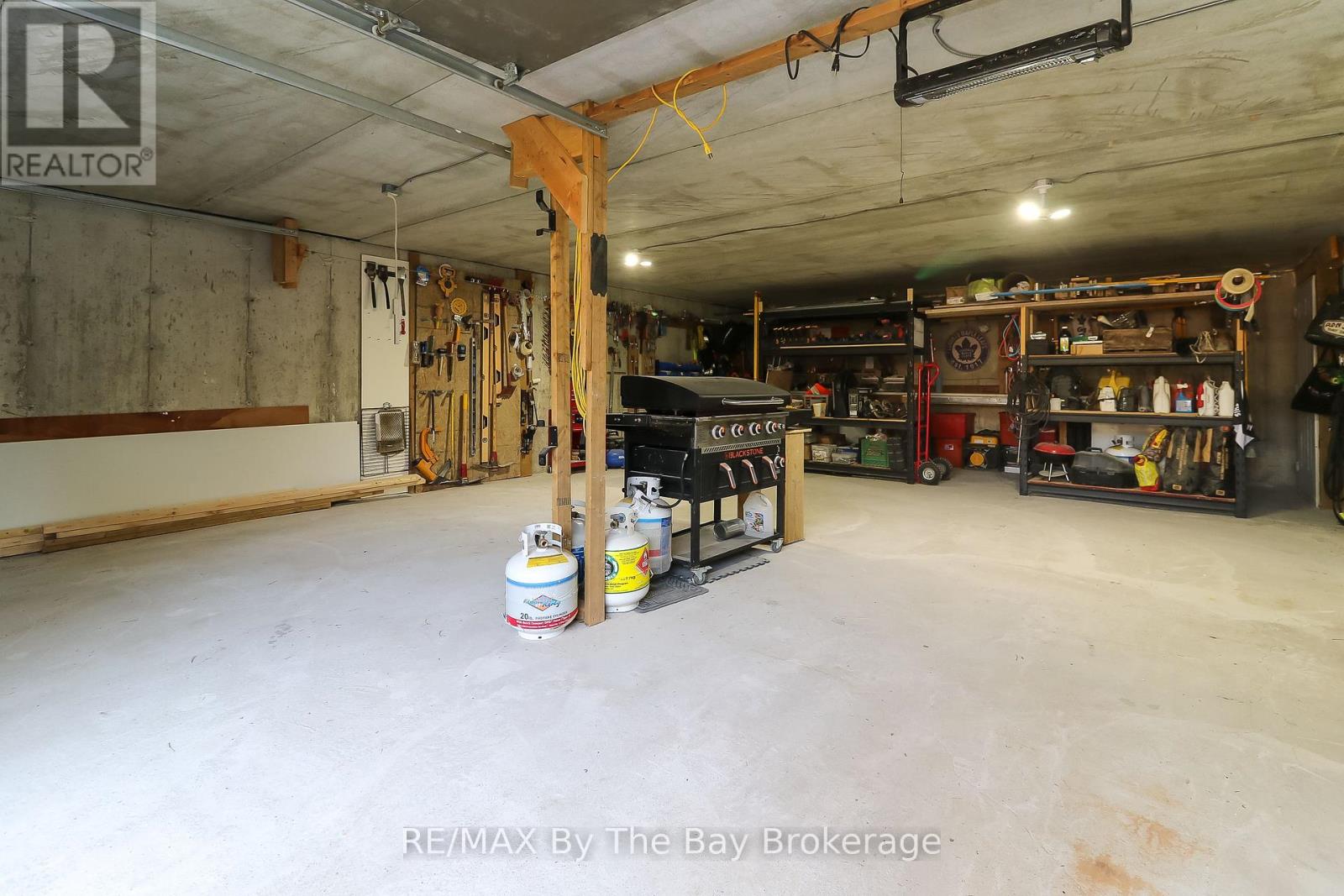 Property at 153 RUE ERIC image 5