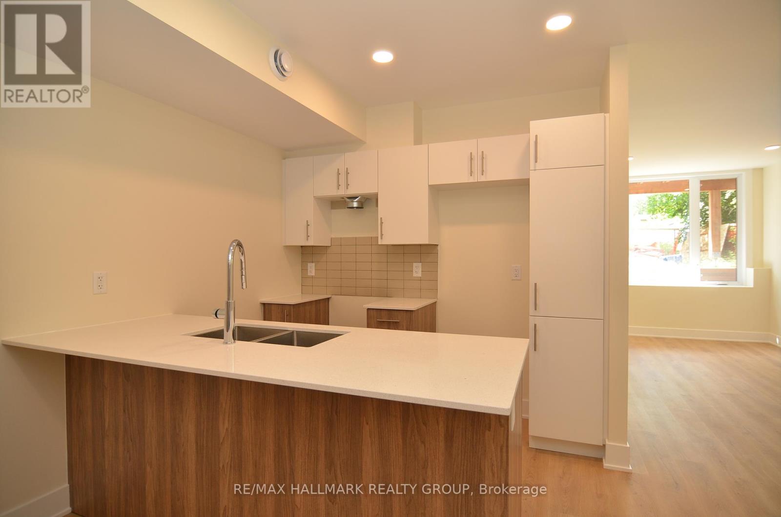 183 Columbus Avenue, Ottawa, Ontario  K1K 1P7 - Photo 4 - X11912671