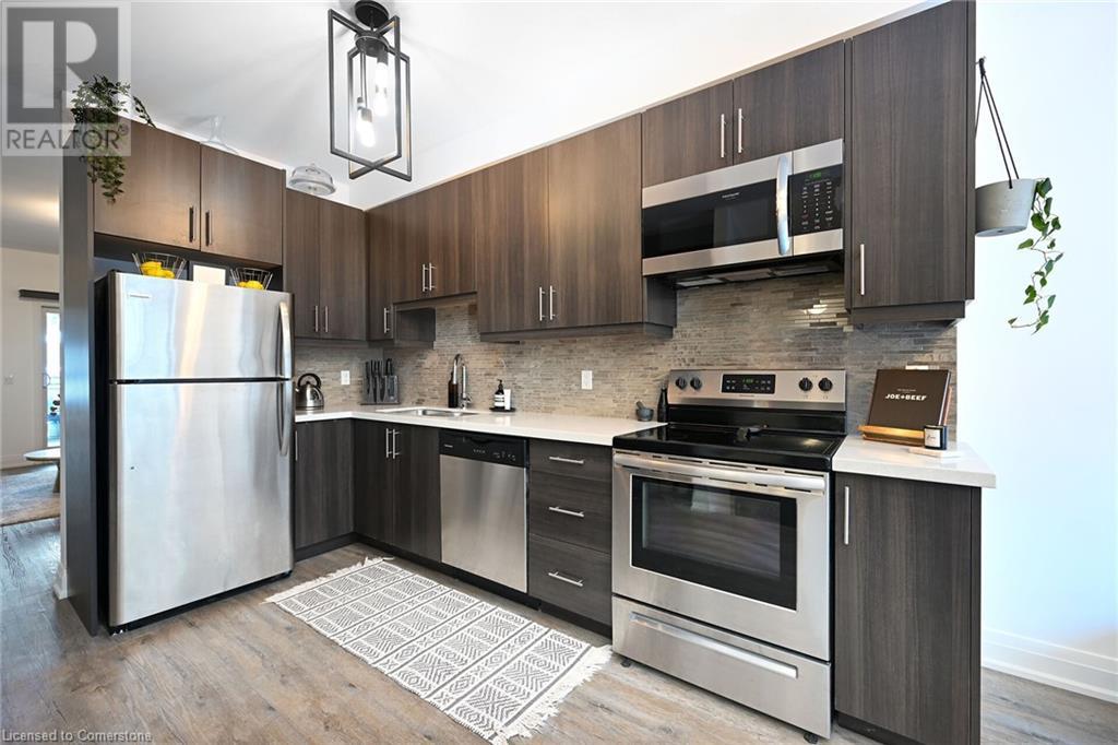Property at 39 ROBINSON Street N Unit# 6 image 4