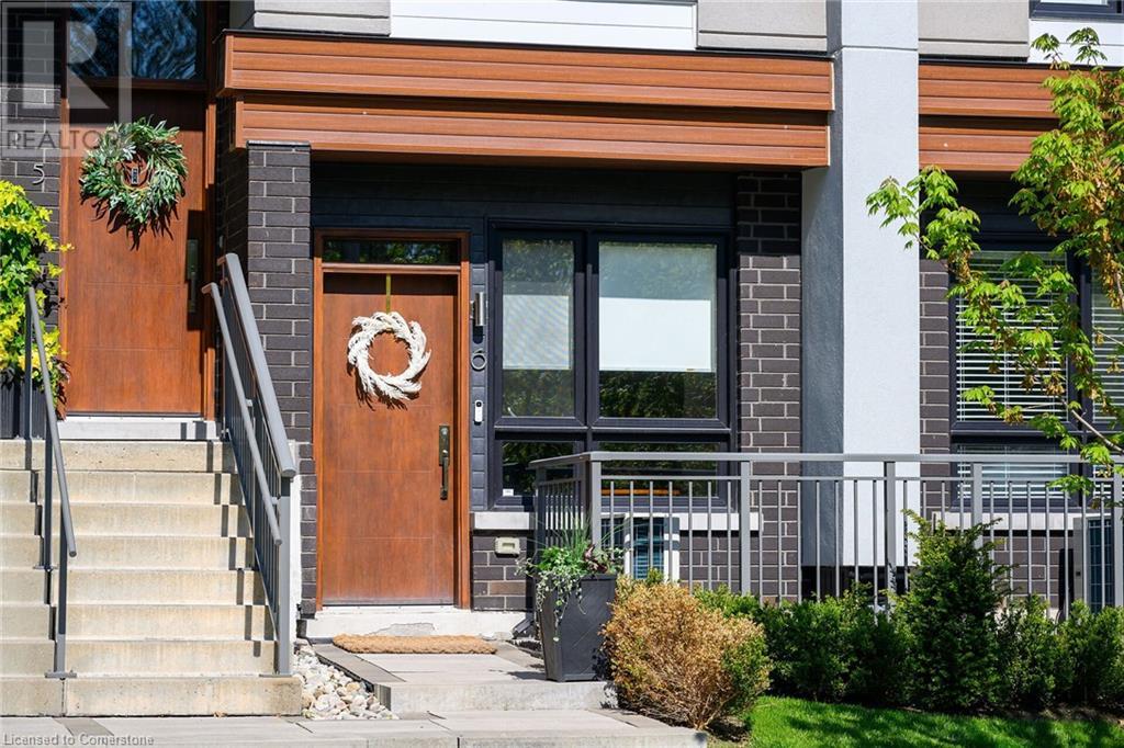 Property at 39 ROBINSON Street N Unit# 6 image 2
