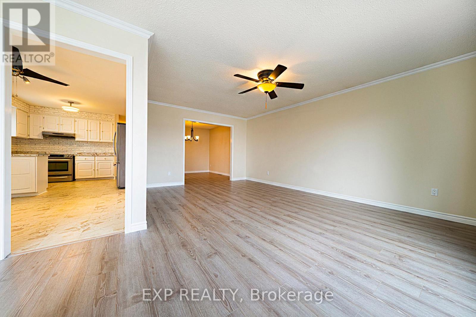 Main - 82 Fred Cook Drive, Bradford West Gwillimbury, Ontario  L3Z 1V2 - Photo 8 - N12143626