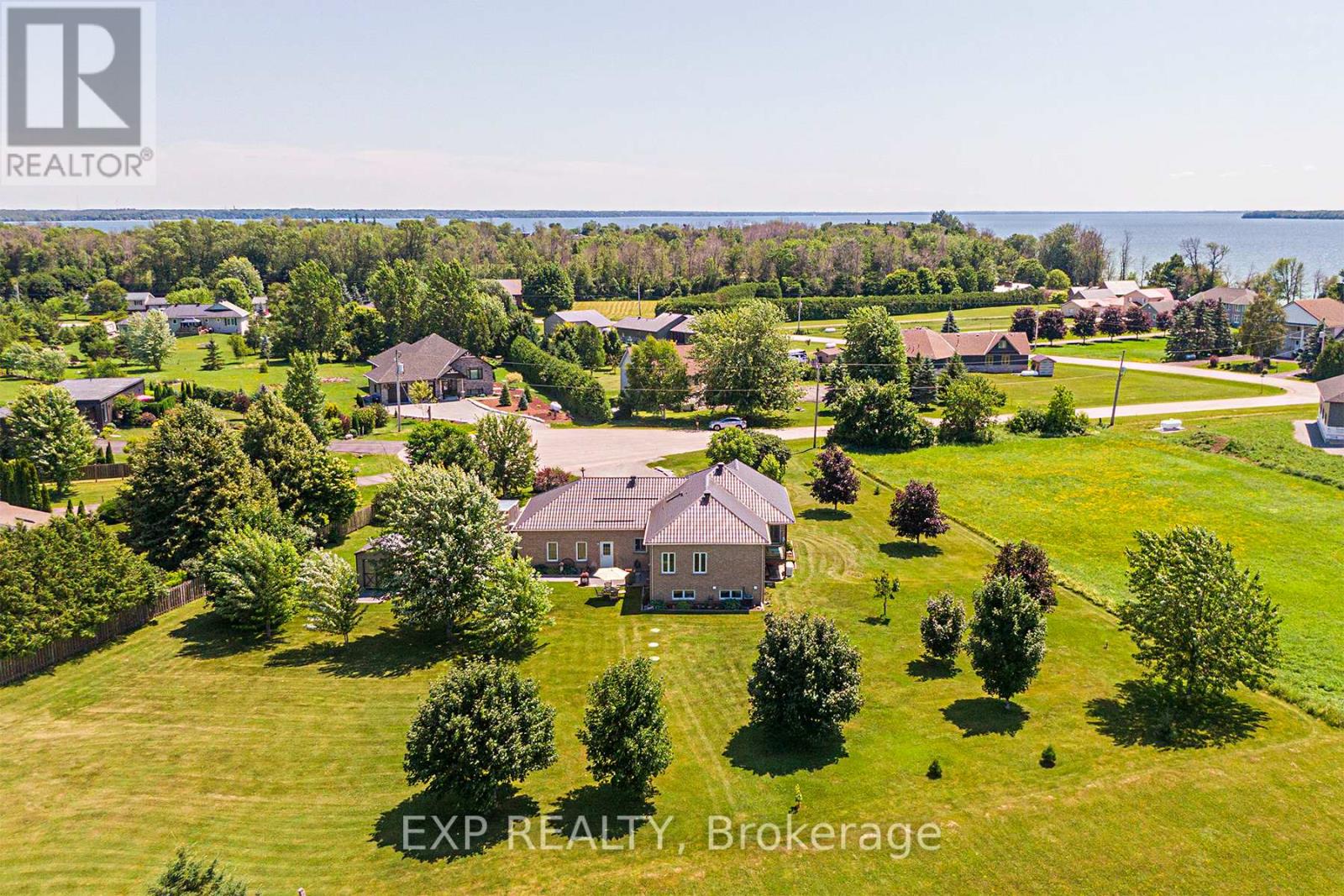 2884 Sunnydale Lane, Ramara (Brechin), Ontario  L0K 1B0 - Photo 6 - S12143599