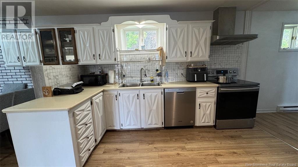 Property at 748 Canada Road image 3
