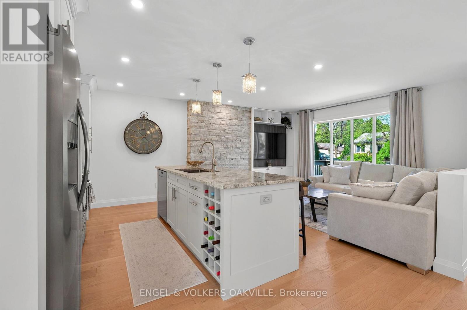 236 Burton Road, Oakville, Ontario  L6K 2K5 - Photo 16 - W12143584