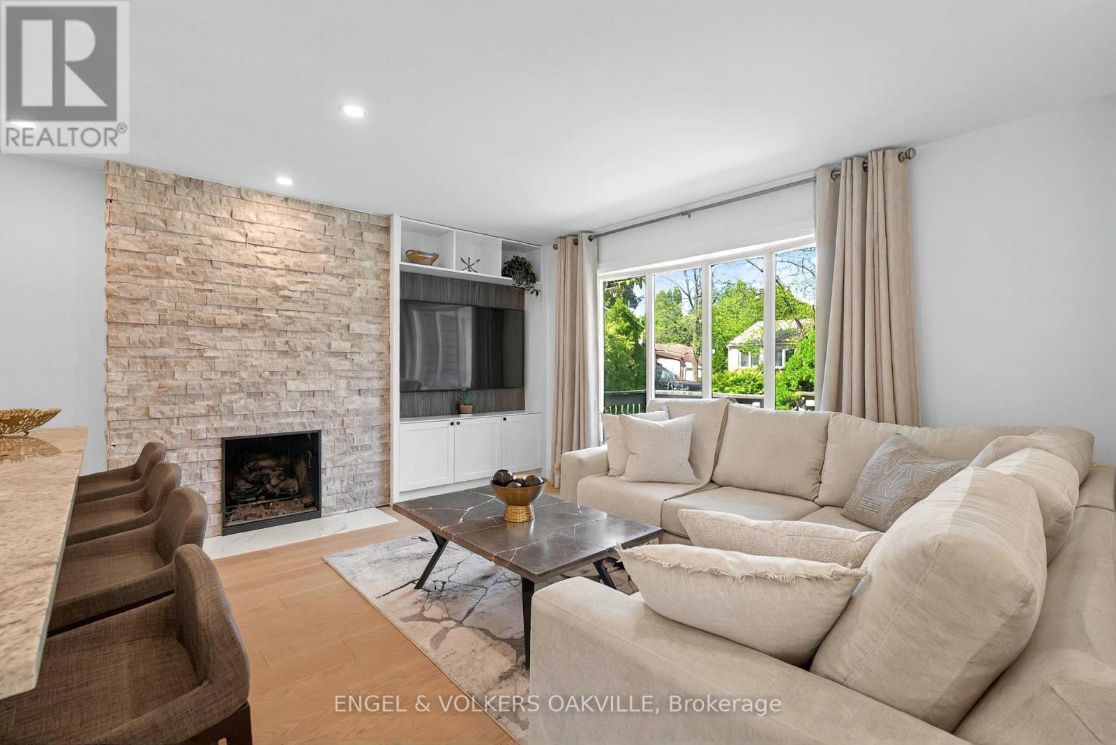 236 Burton Road, Oakville, Ontario  L6K 2K5 - Photo 18 - W12143584