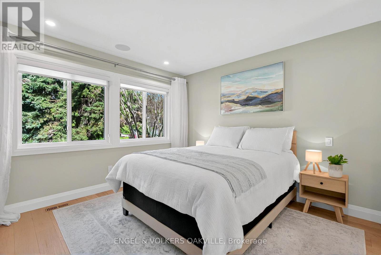 236 Burton Road, Oakville, Ontario  L6K 2K5 - Photo 22 - W12143584