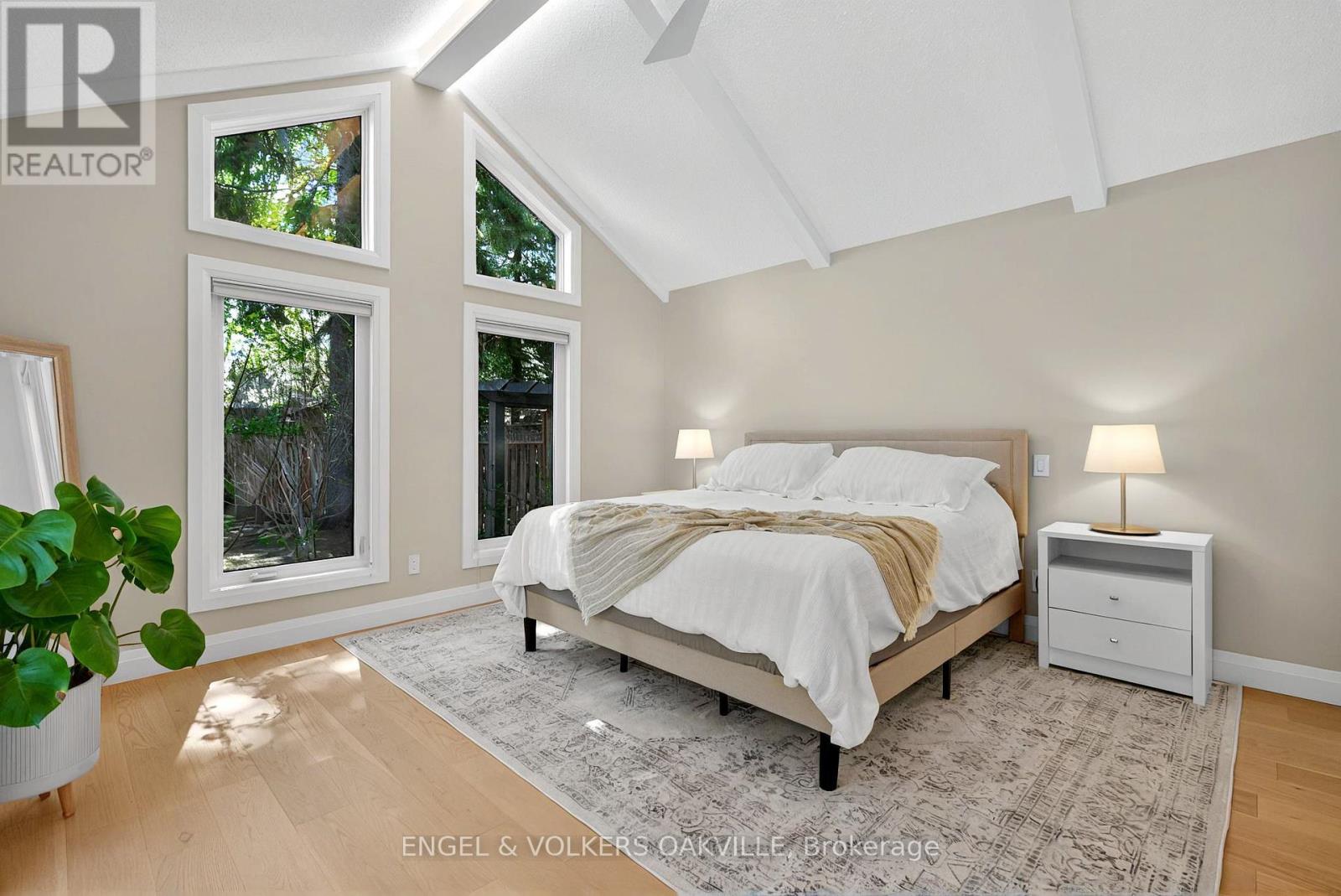236 Burton Road, Oakville, Ontario  L6K 2K5 - Photo 29 - W12143584