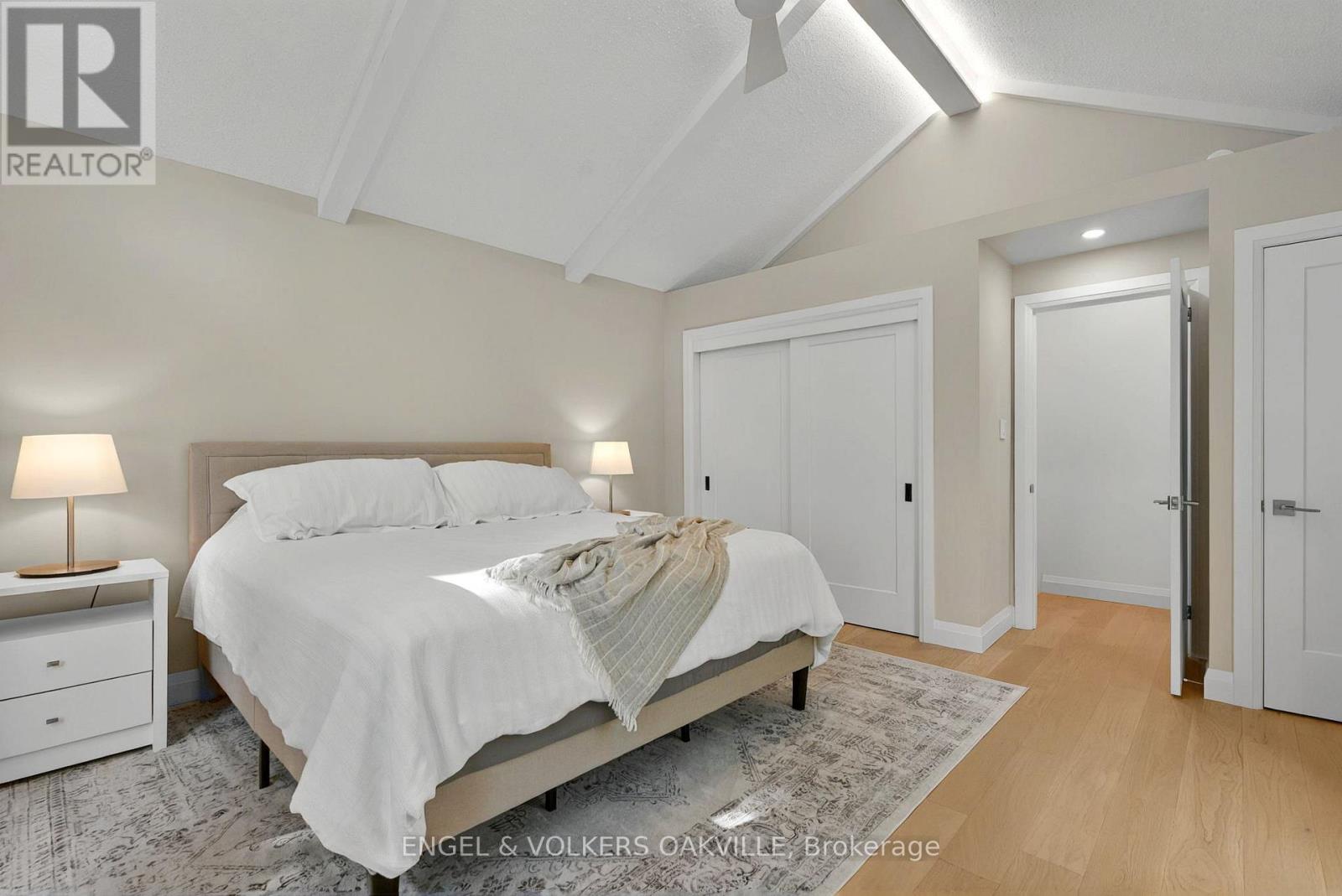 236 Burton Road, Oakville, Ontario  L6K 2K5 - Photo 31 - W12143584