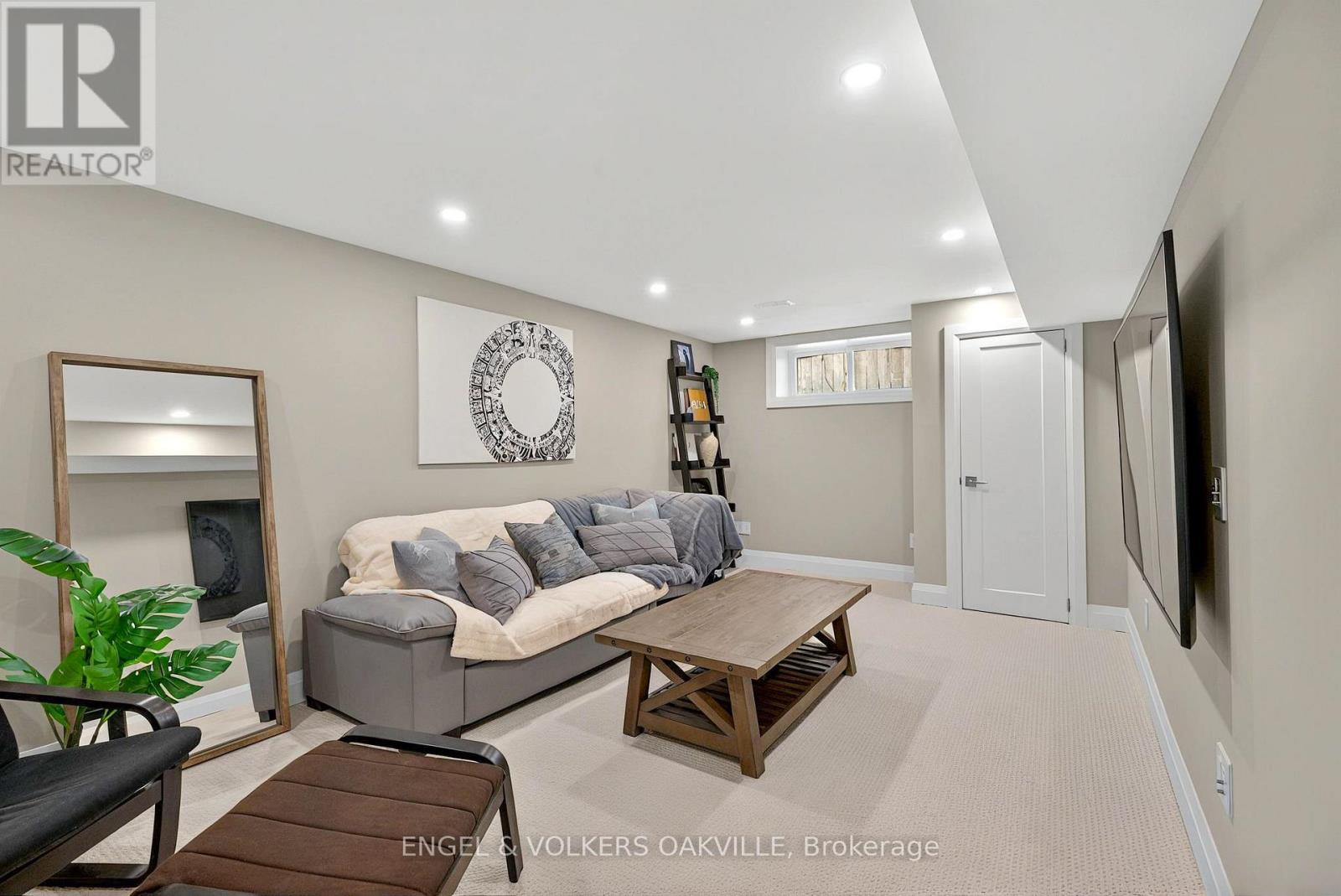 236 Burton Road, Oakville, Ontario  L6K 2K5 - Photo 36 - W12143584