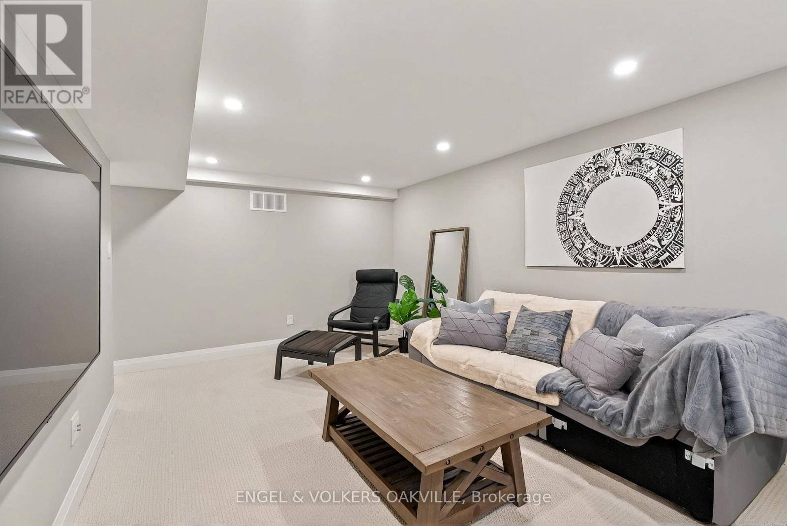 236 Burton Road, Oakville, Ontario  L6K 2K5 - Photo 37 - W12143584