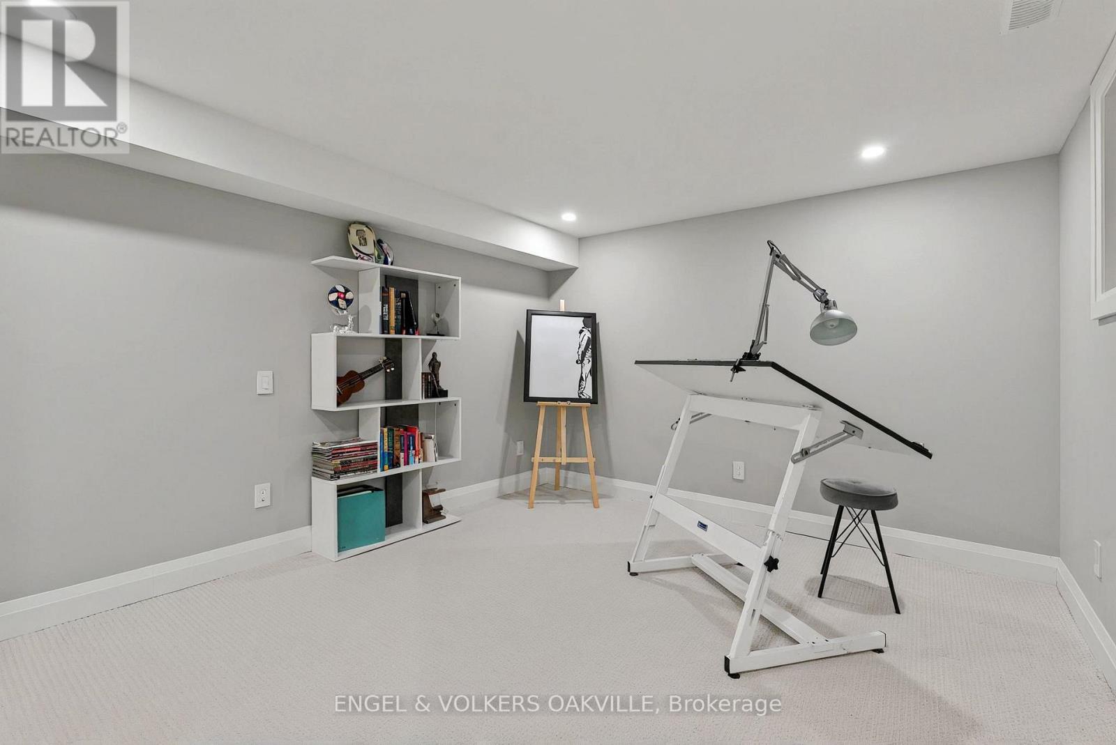 236 Burton Road, Oakville, Ontario  L6K 2K5 - Photo 39 - W12143584